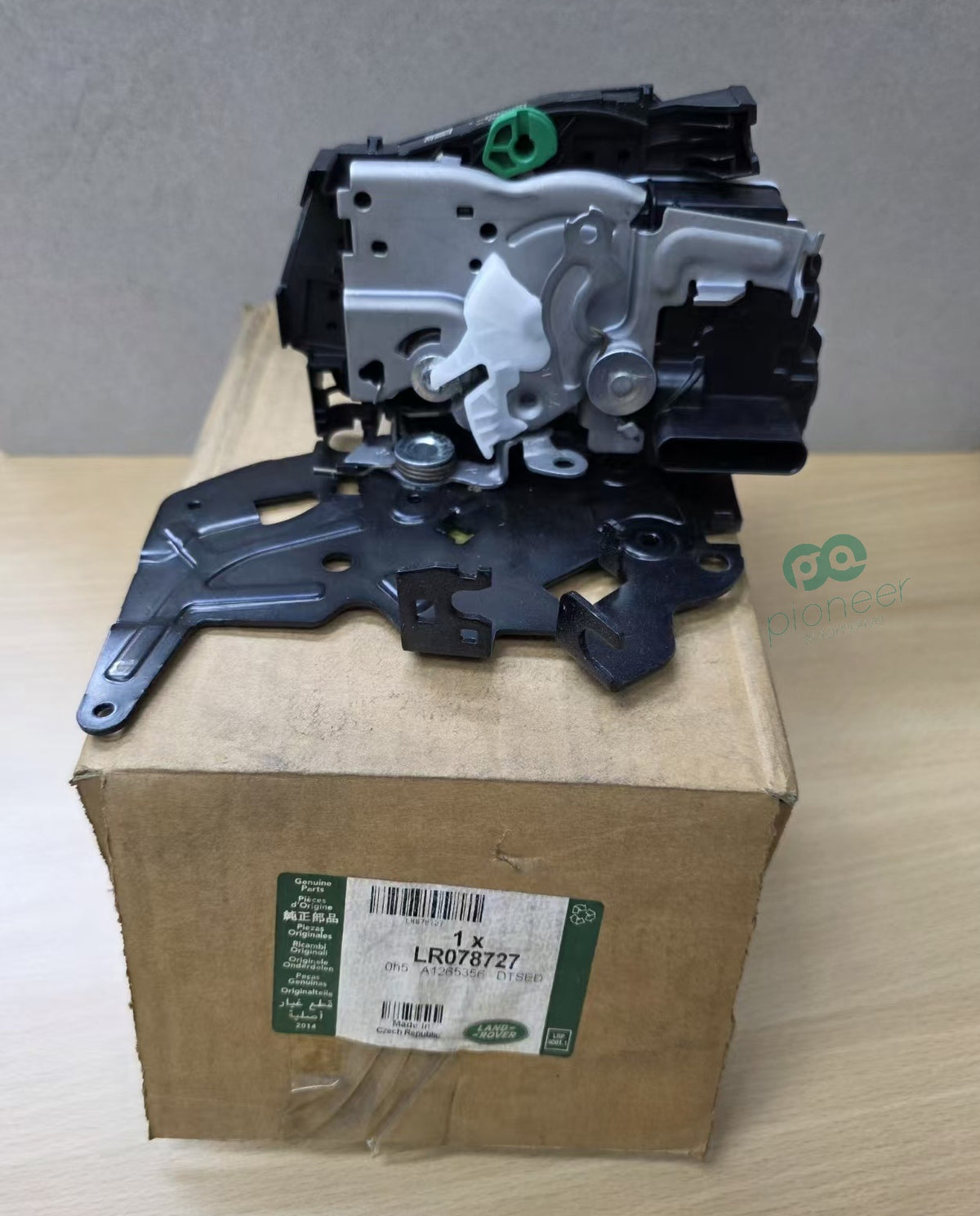 Genuine Land Rover Range Rover Sport Front Right Door Lock Latch LR078727