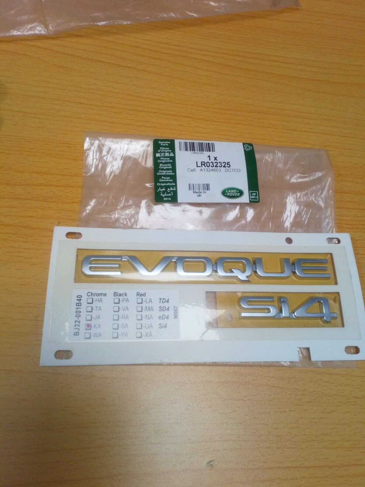 GENUINE LAND ROVER EVOQUE BADGE Si4 SILVER TRUNK BADGE P/N LR032325