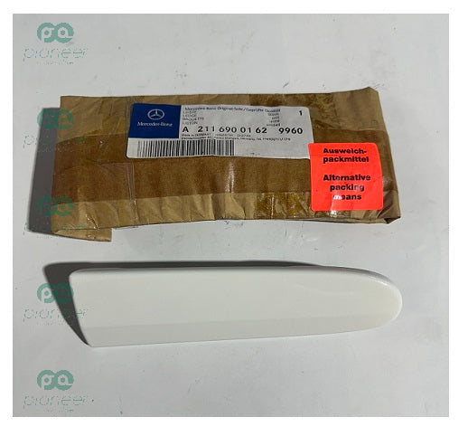 LEDGE: LEFT FENDER / BODY SIDE MOLDING