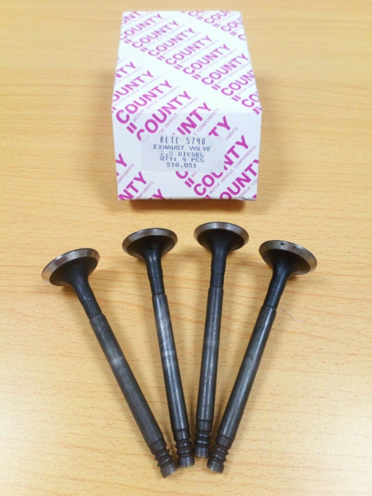 LAND ROVER DEFENDER 2.5 TURBO DIESEL 4 x CYLINDER HEAD EXHAUST VALVES ETC5740