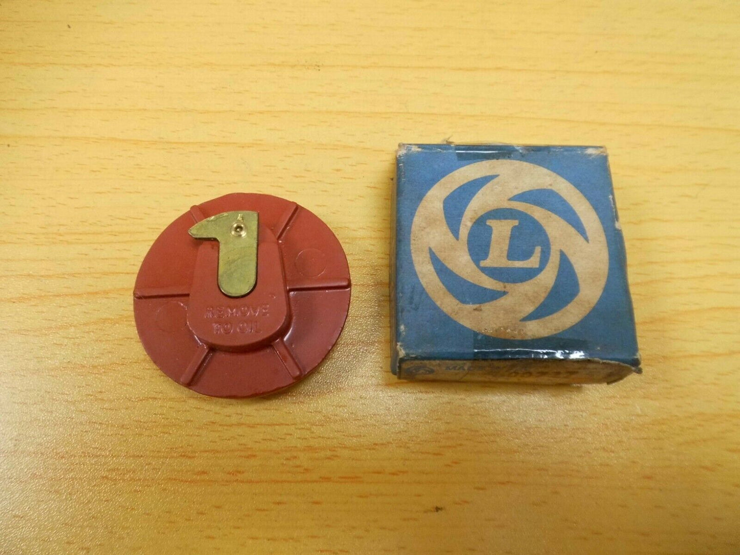 GENUINE LAND ROVER SERIES 2, 2A, 3  - 24 VOLT FFR 4 CYL PETROL ROTOR ARM 600727